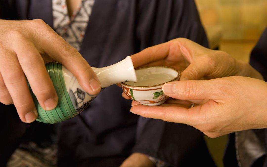 Rượu sake và sushi – Biểu tượng của Nhật Bản