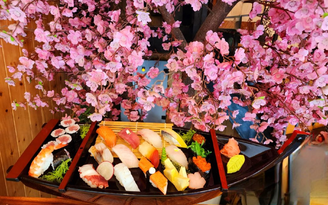 Sushi [寿司] là sự kết hợp tinh tế của các loại nguyên liệu